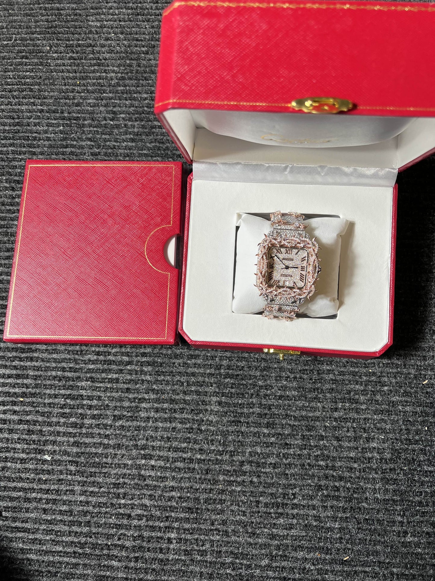 VVS1 Crimson Thorn Cartier